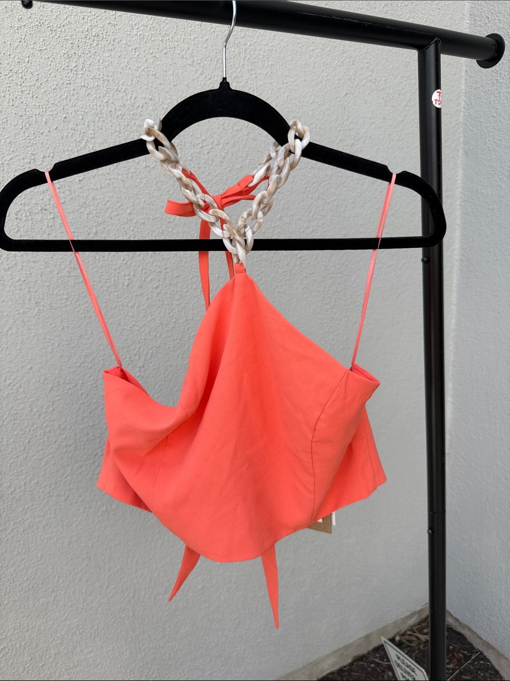 DO+BE Coral Halter Chain-Detail Crop Cami - Picture 2 of 6